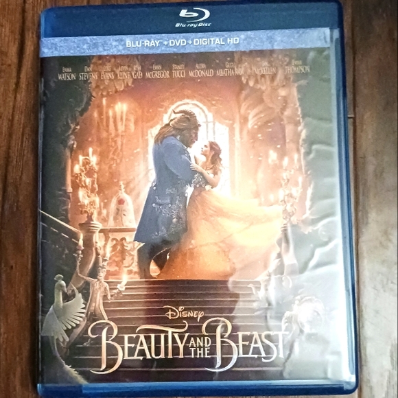 Walt Disney's BEAUTY AND THE BEAST Live Action on BLU-RAY + DVD - Picture 1 of 2